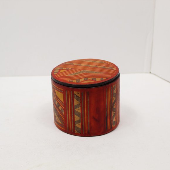Vintage Native Tribal Round Box lined with Leather - Picture 2 of 6